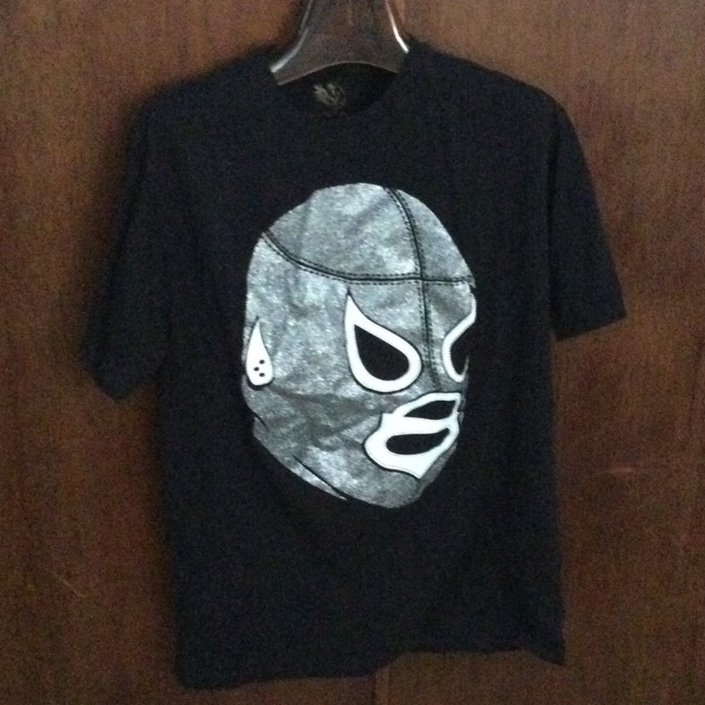 Lucha Libre Mask Wrestling T-Shirt. gray and white mask on black short sleeves.